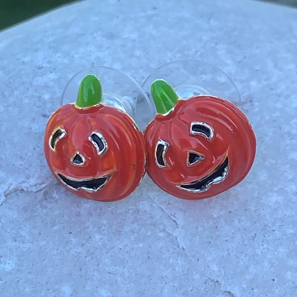 Jack o’ lantern pumpkin stud earrings october Halloween earrings- new never worn - Picture 7 of 7